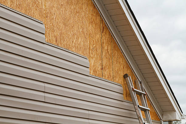 Professional Siding Replacement technician working in Darragh, PA